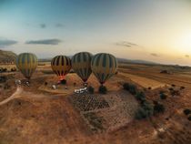 hot air balloon - cappadocia - turkey von emanuele molinari