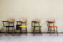 Four Chairs in a Classroom (2013 Edit) von Jeff Seltzer