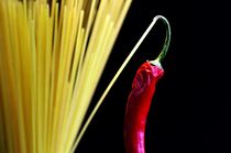Pasta und hot Chili  by Tanja Riedel