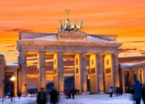 Berlin Brandenburger Tor by topas images