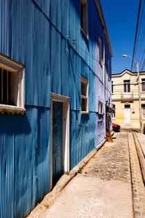 Blue Houses in Valparaiso. by Tom Hanslien