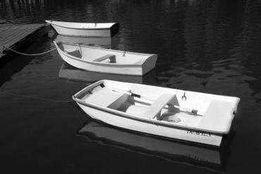 Bot-three-white-boats-maine-bw