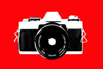 35mm popart camera in red von Les Mcluckie