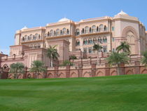 Abu Dhabi Emirates Palace by Tobias Hust