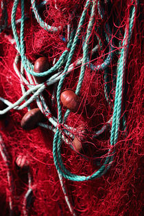 Red Fishing Net von John Rizzuto