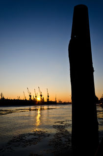 Hafen Hamburg Obelisk von caladoart
