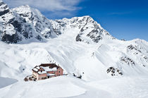 Berghütte im Schnee by caladoart
