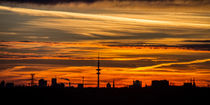 Panorama Hamburg bei Sonnenaufgang von Dennis Stracke