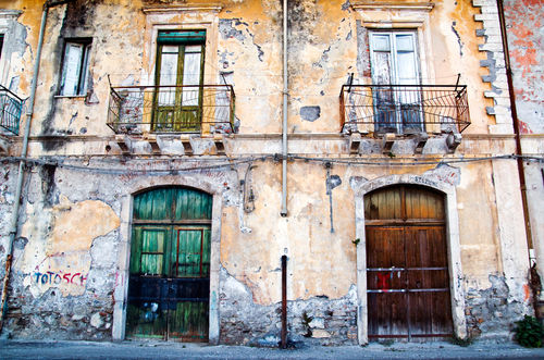 Antique-facade-sicily