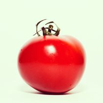 red tomato by Jan Schiefermair