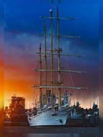 Star Flyer in Hamburg at sunset by madle-fotowelt