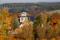 Bergdorf im Harz Blich auf die Kirche von Straßberg im Herbst by Daniel Kühne