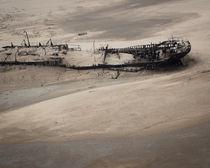 Shipwrecked on the Skeleton Coast, Namibia von Matilde Simas