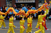 Chinese Dragon Dancers von John Mitchell