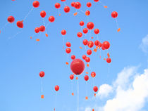 Red baloons rising by amineah