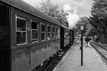 vintage steam train by hansenn