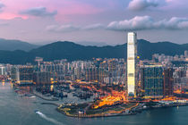 Hong Kong 17 by Tom Uhlenberg