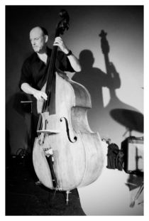 The shadow of the double bass player by Thomas Ferraz Nagl