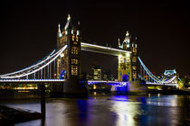 Tower Bridge at night by tfotodesign