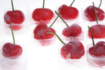 Eiskalte Kirschen - Frozen cherrys von Marc Heiligenstein