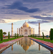 Taj Mahal by creativemarc