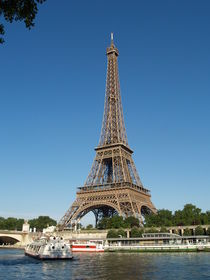 La Tour Eiffel by Jake Ratz