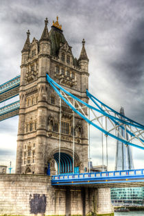 Tower Bridge and The Shard von David Pyatt