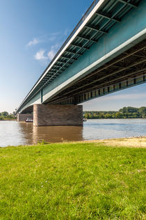 Schiersteiner Brücke by Erhard Hess