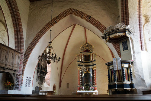 Dorfkirche-basse-innen-mv
