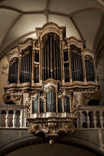 Old organ by Diana Boariu