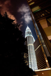 Petronas Towers by David Pinzer