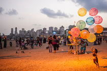 Beach Balloons by Johannes Elze