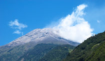 qualmender Vulkan in Banos by reisemonster