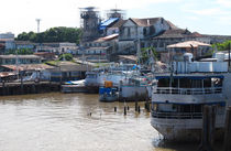 Hafenszene am Amazonas von reisemonster