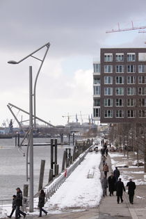 Hamburg - Hafencity Spaziergänger - Promenader von Marc Heiligenstein