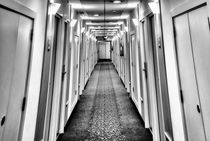 Hotel Corridor BW von Joseph Borsi