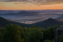 Blick auf den Pfälzerwald nach Sonnenaufgang by Walter Layher