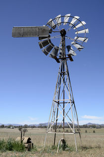 Farm windmill Australia by Chris Edmunds