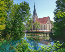 Die Kirche am Blautopf by Michael Naegele