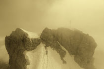 Zugspitze im Nebel SEPIA von Stefan Mosert