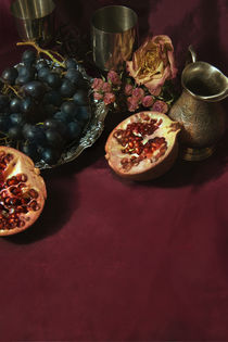Still life with fruits and roses von Jarek Blaminsky