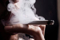 Smoke, fingers, cigarettes von Igor Korionov