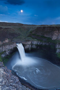 Palouse Falls Moon by Cameron Booth
