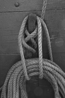 Rope tied around a belaying pin by Intensivelight Panorama-Edition