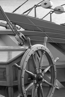 Wheel of a brig - monochrome von Intensivelight Panorama-Edition