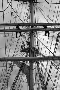 Two sailors working in the rigging - monochrome by Intensivelight Panorama-Edition