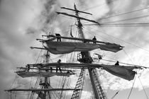 Sailors working in the rigging - monochrome von Intensivelight Panorama-Edition