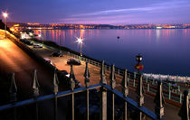 Swansea Bay at night von Leighton Collins