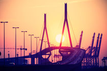 Köhlbrandbrücke im Sonnenuntergang von Stefan Bischoff