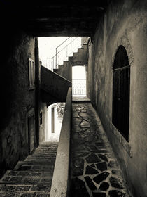 black and white - italian alleys 1 von brava64